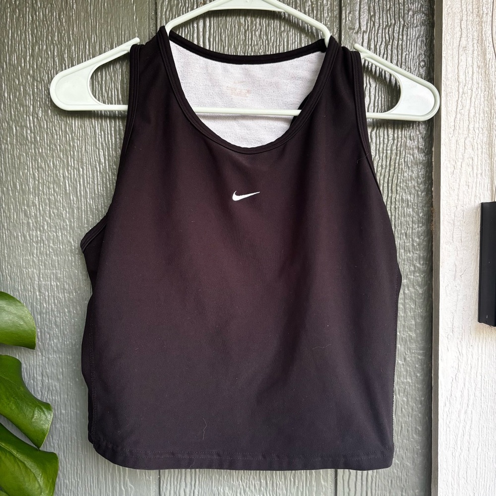 Y2K Nike Black Cropped Athletic Tank Top